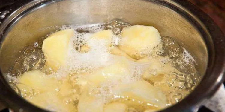 Британские ученые работают над созданием картофеля быстрого приготовления